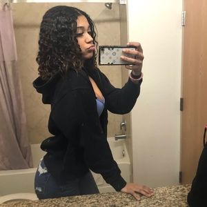 Meet your Posher, Eliya